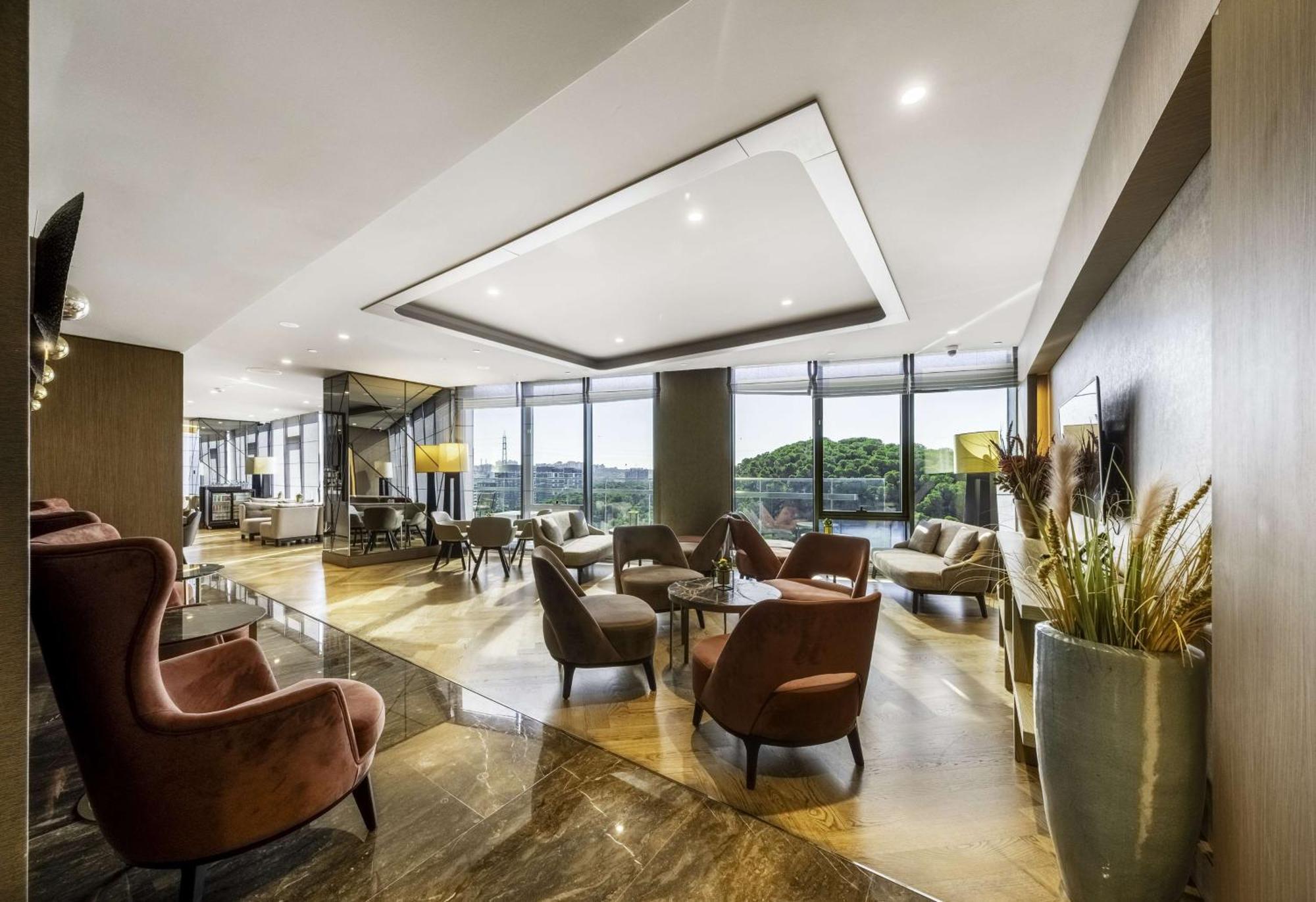 Radisson Collection Hotel, VadProvincia di Istanbul Esterno foto The lounge at the airport