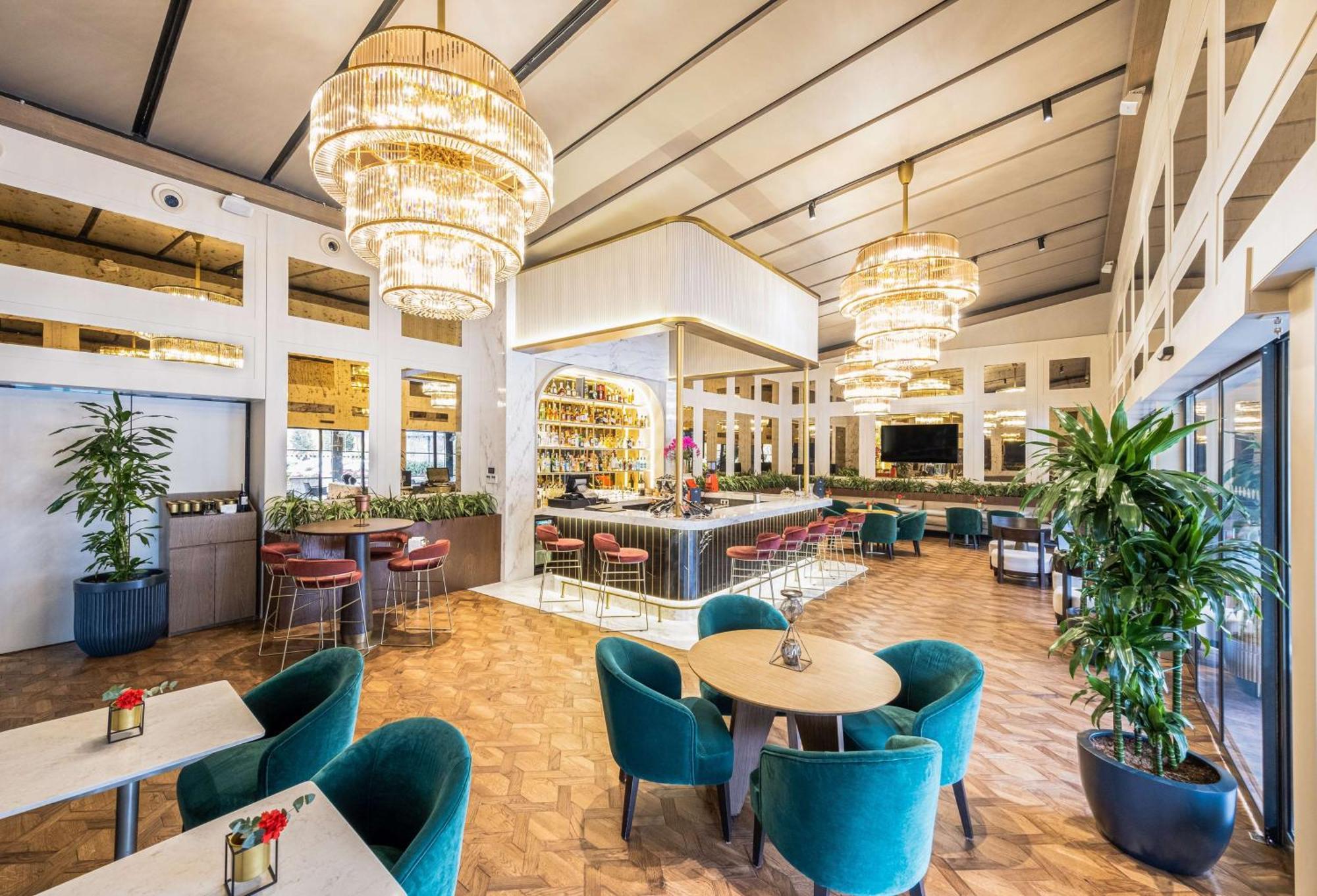 Radisson Collection Hotel, VadProvincia di Istanbul Esterno foto The lounge at the airport