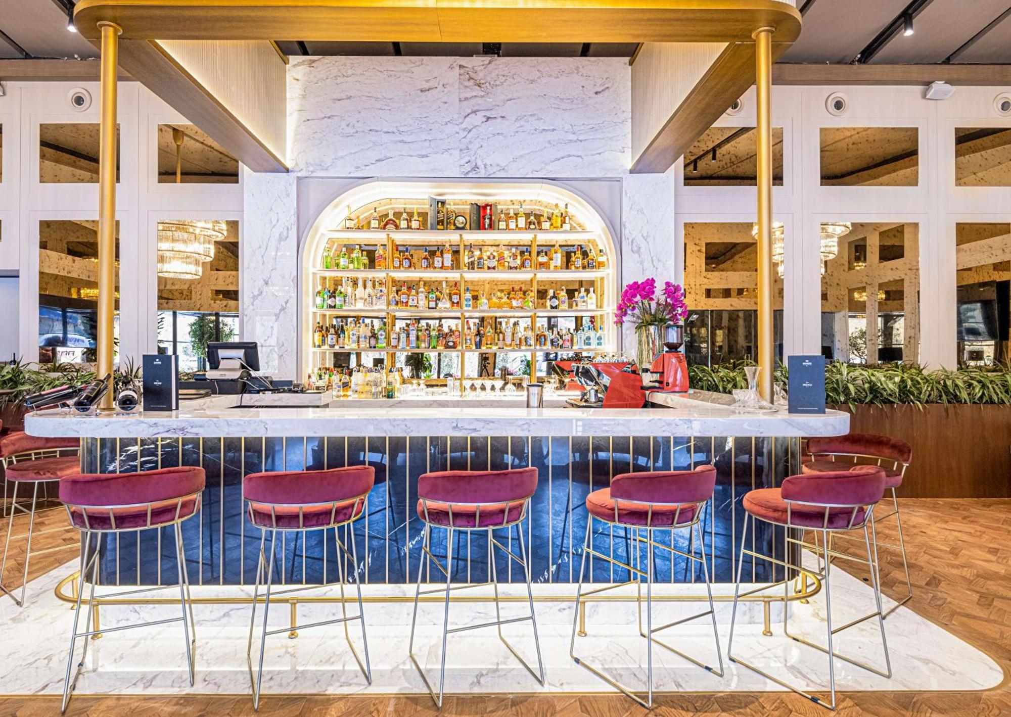 Radisson Collection Hotel, VadProvincia di Istanbul Esterno foto The bar at the restaurant