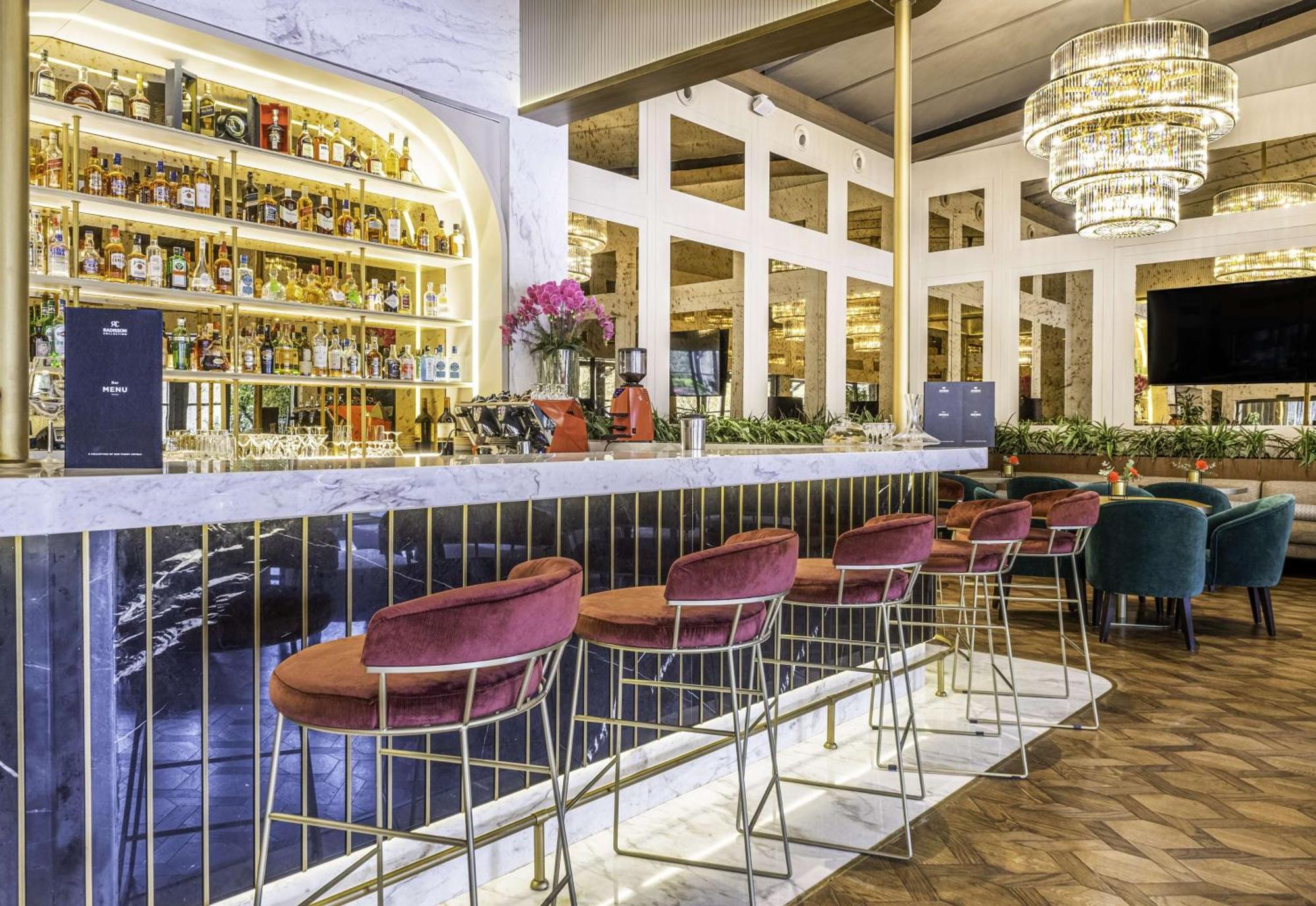 Radisson Collection Hotel, VadProvincia di Istanbul Esterno foto The bar at the restaurant